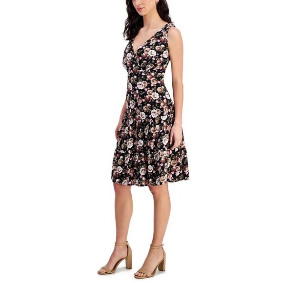 Connected Women's Printed V-Neck Sleeveless Tiered Dress, Taupe, Size 16 - Picture 3 of 4